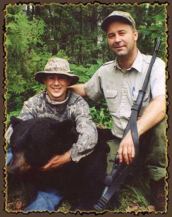 Bear hunts, Quebec bear hunting guides, bear hunting in Canada with Claude Turcotte Big Bear Hunts 