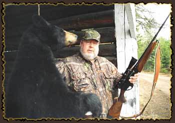 Bear hunts, Bear Hunting Guides in Quebec, Canada Big bear hunt, Claude Turcotte