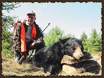 Bear hunts, Bear Hunting Guides in Quebec, Canada Big bear hunt, Claude Turcotte